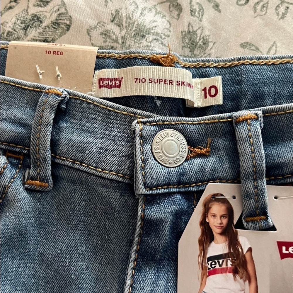 NWT Levi's Blue Denim Flex Jeans - Picture 4 of 8